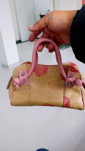 Bolsa pequena em couro
