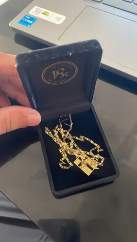 Cordão de ouro 18K com pingente oração em 3D