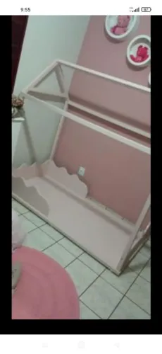 Vendo Cama montessoriana rosa em perfeito estado de uso