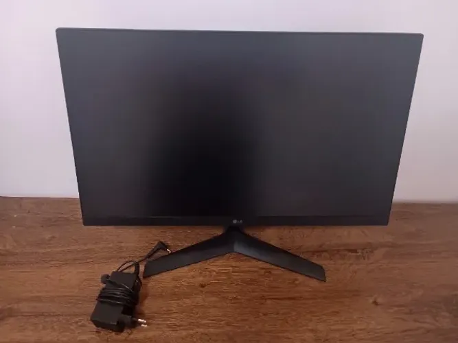 Monitor Gamer LG UltraGear 24? IPS, Full HD, 180Hz, 1ms (USADO, MAS ESTÁ MUITO CONSERVADO)