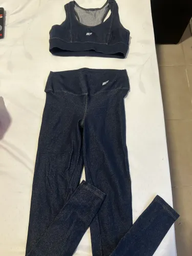 Vendo conjunto de roupa de academia