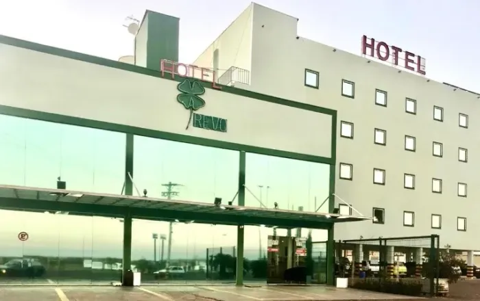 HOTEL TREVO MS CONTRATA SERVICO GERAIS