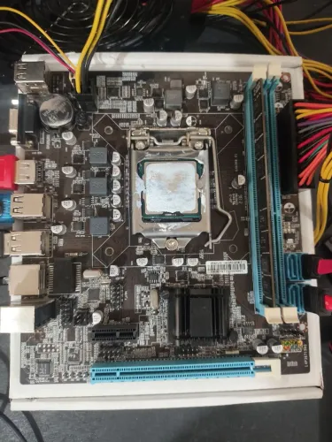 Placa mãe 1155 usada com problema ao ligar