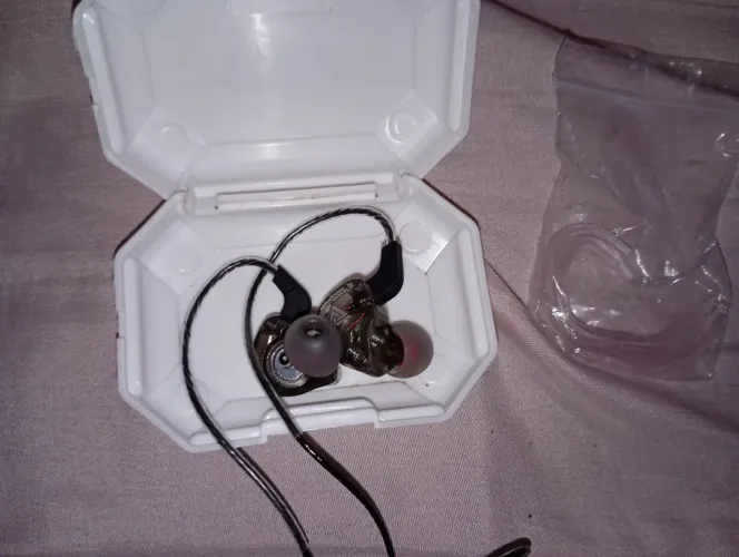 Fone de ouvido para retorno QKZ com case