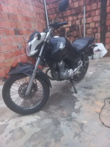 Vendo fan 150 em dias no ponto de transferência