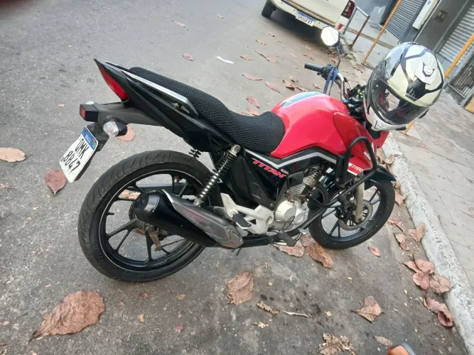 VENDO CG TITAN 2021 COMPETA.
