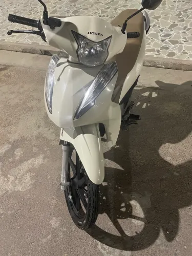 Moto Honda bis