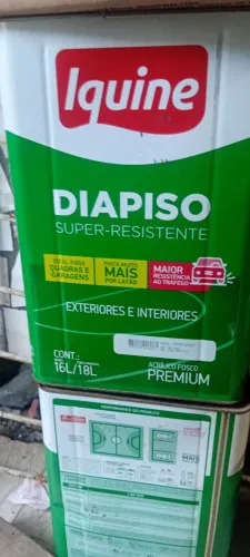 Tinta de piso cor azul
