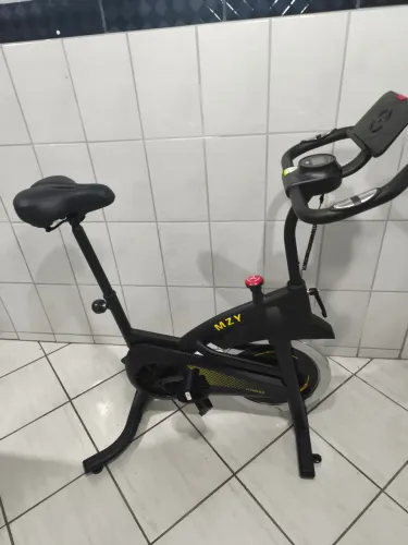 Bicicleta ergométrica nova