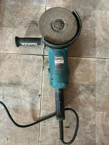 Esmerilhadeira Makita 220V 2000 W Modelo: GA7050R