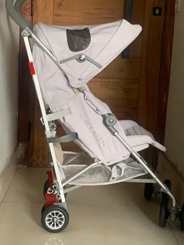 Carrinho guarda chuva Maclaren BMW