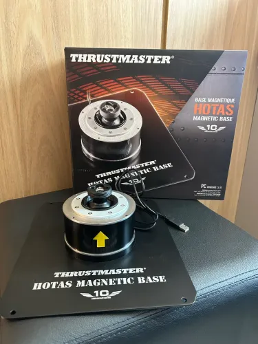 Base Joystick Thrustmaster Hotas Magnetic Para Pc Cor Preto