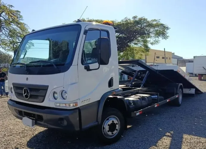 Passo a dívida,Mercedes accelo 1016 ano 2012 plataforma guincho