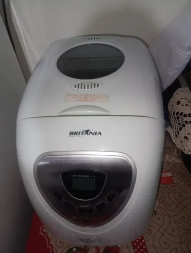 Maquina de pão britania 