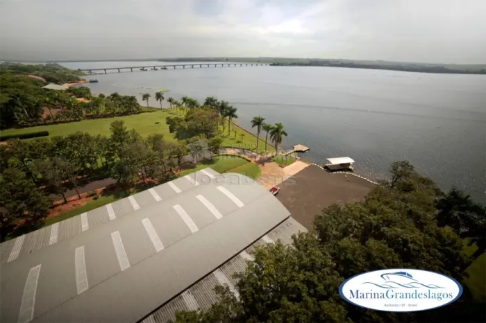 Barbosa - Excelente Salão Comercial Com 2.000,00m²