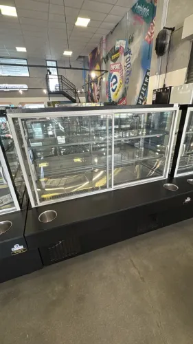 VITRINE PREMIUM REFRIGERADA SELF-SERVICE 1500 2 PRATELEIRAS