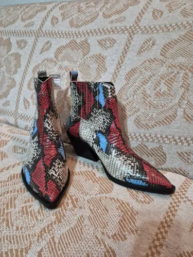 Bota Carrano Número 35