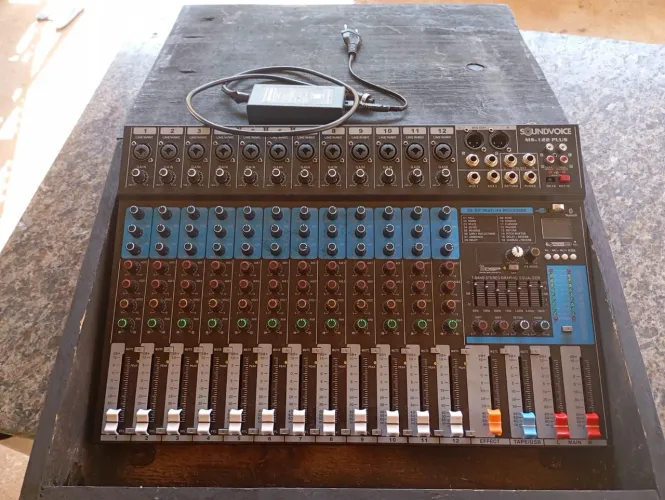 Mesa de som Soundvoice