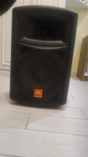 Caixa JBL JS121A ativa, ótimo estado 