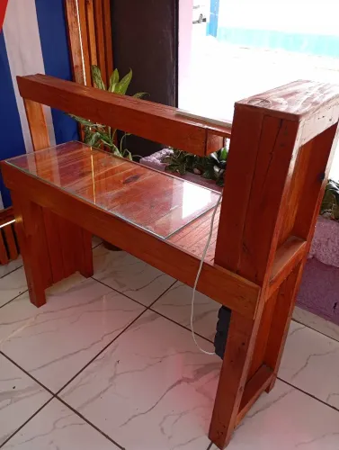Mesa com luminária