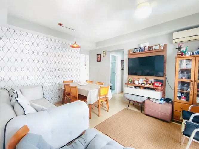 Apartamento com vaga e lazer - 1 quadra da Praia no José Menino