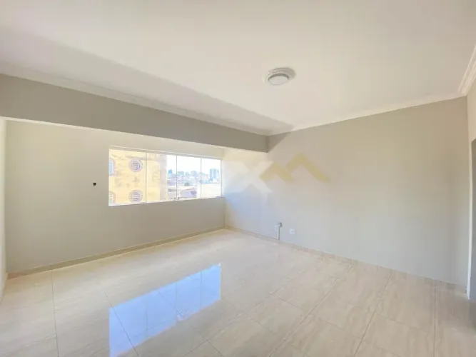 Apartamento Andar inteiro à Venda no Bairro Planalto em Divinópolis/MG.