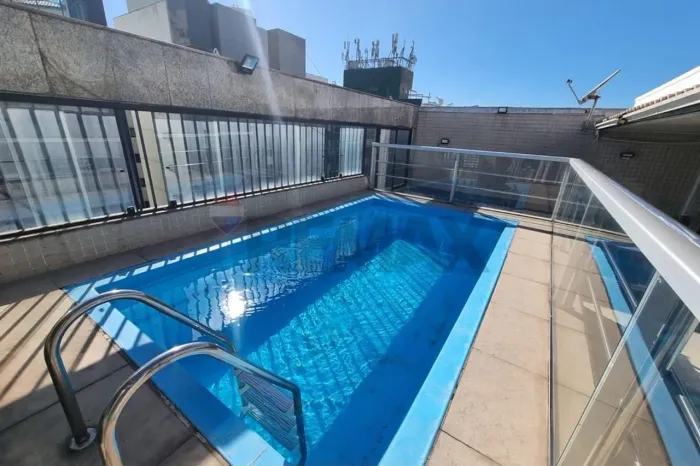 Duplex Alto Padrão na Praia da Costa | 5 Suítes, 3 Vagas, Piscina e Localização Imbatível