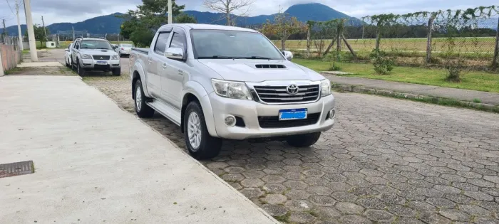 Toyota Hilux CD SRV D4-d 4X4 3.0 TDI Diesel AUT 2013
