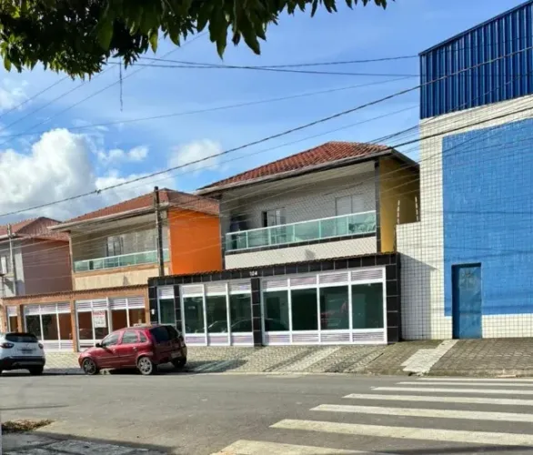 Sobrado com 02 dormitórios e vaga de garagem - Tupiry - Praia Grande SP