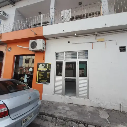 ALUGA-SE PONTO COMERCIAL NA ALVORADA  PRÓXIMO À CASA DO TAMBAQUI  MANAUS AM