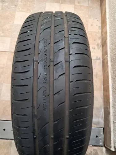 Pneus 195/60/15 