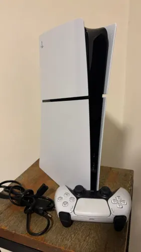 PlayStation 5 Edição Digital - Semi-novo (3 meses)