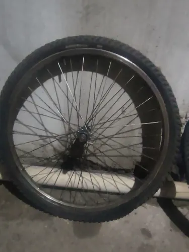 Roda Traseira Aro 26 com Pneu e Câmara - R$60