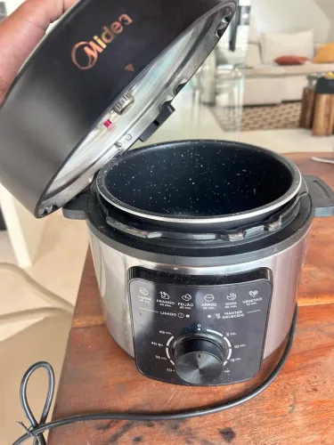Panela De Pressão Elétrica Preta E Inox 4I | Midea