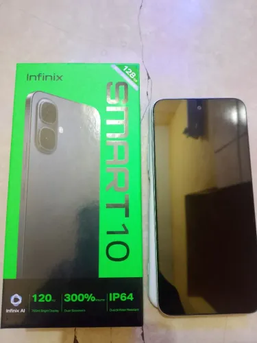 Vende-se celular infinix smart 10 novo sem marcas de uso acompanha capinha e carregador