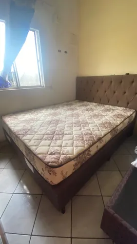 Cama ortopédica pelmex queen acompanha cabeceira 