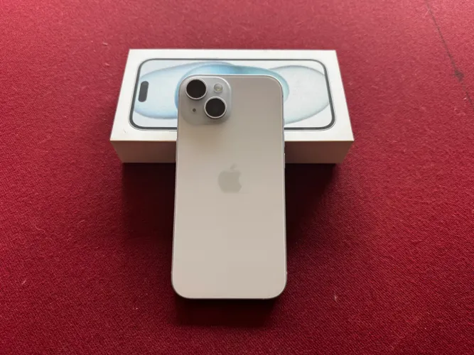 iPhone 15 - Pouco uso, com caixa, cabo sem uso