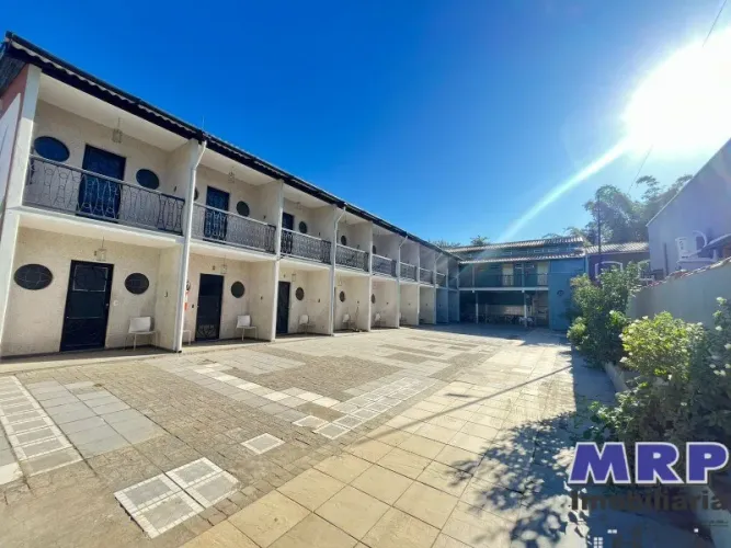 Apartamento tipo loft a venda em Ubatuba na Praia da Maranduba. 200 mts da Praia. Super Op