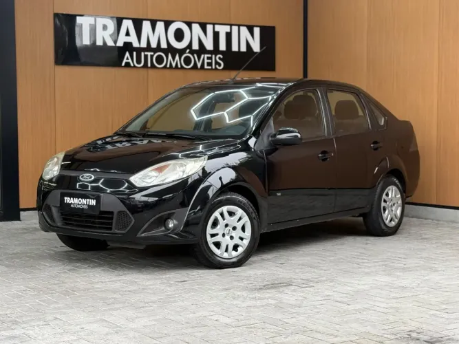 Ford Fiesta Sedan SE 1.6 8V Flex 4P 2014