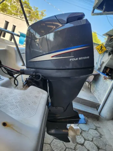 lancha 19 pês proa aberta motor Yamaha 90hp