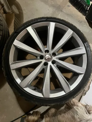 Rodas 20 pneu 225/35 novo
