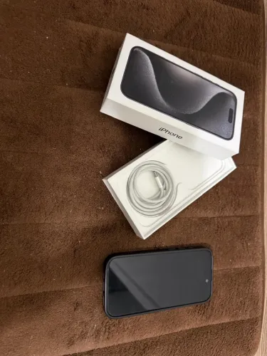 IPhone 15 pro 128GB  sem detalhes