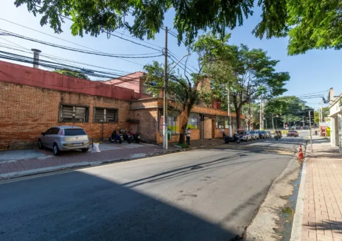 Salão com 1.321 m², Antigo restaurante em ótimo ponto da Vila Leopoldina, para locação
