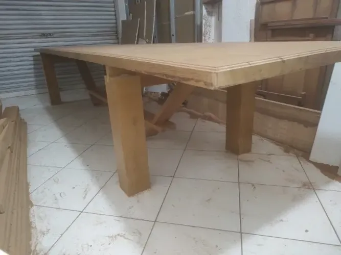 Mesa em madeira de lei Angelim Pedra