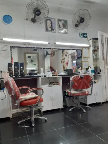 Precisa-se de manicure, salão com tradição no gonzaga de mais de 25 anos