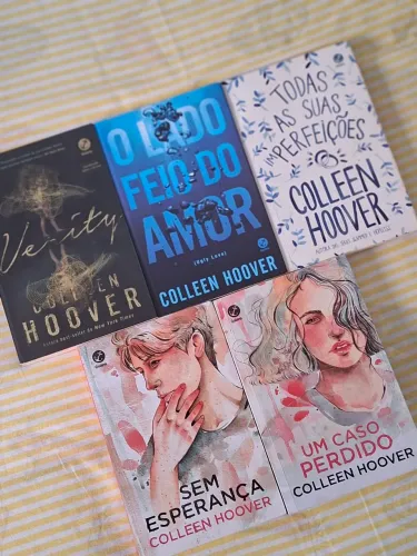 VENDO LIVROS COLLEEN HOOVER 