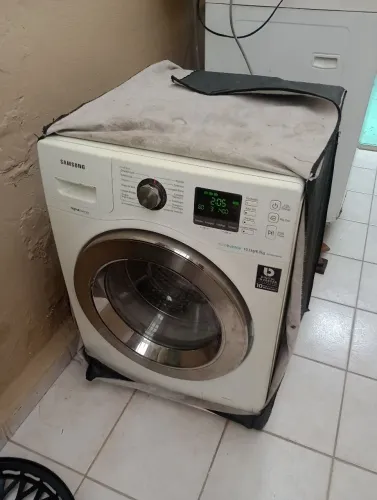 Máquina de lavar lava e seca Samsung