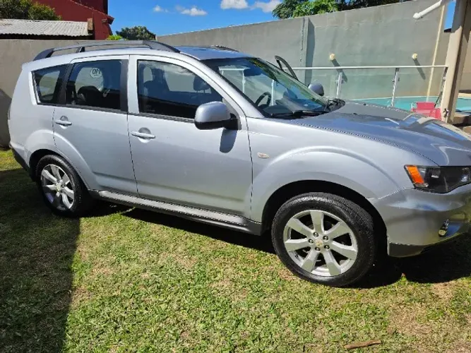 Mitsubishi Outlander 2.0 16V 160cv Aut. 2013
