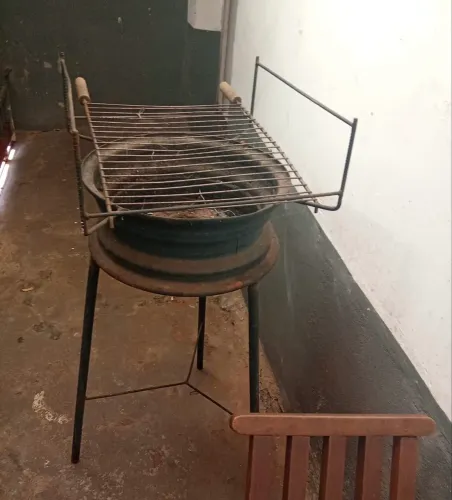 Vendo churrasqueira 