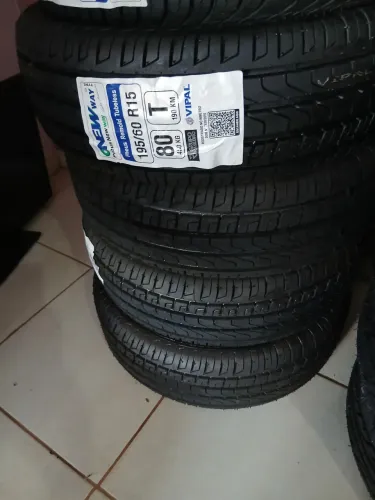 Pneus novos 15"